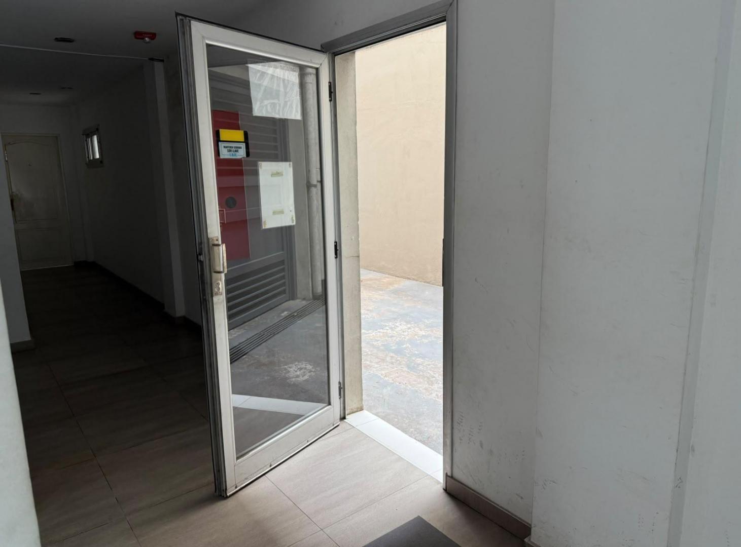Foto de Departamento en alquiler en La Plata, imagen 3