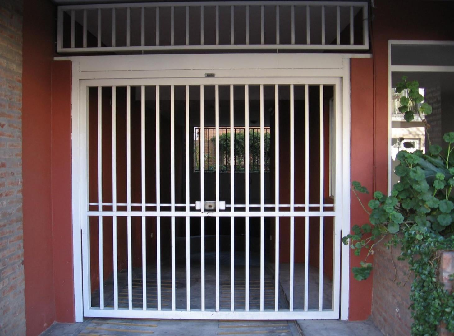 Foto de Cochera en venta en La Plata, imagen 1