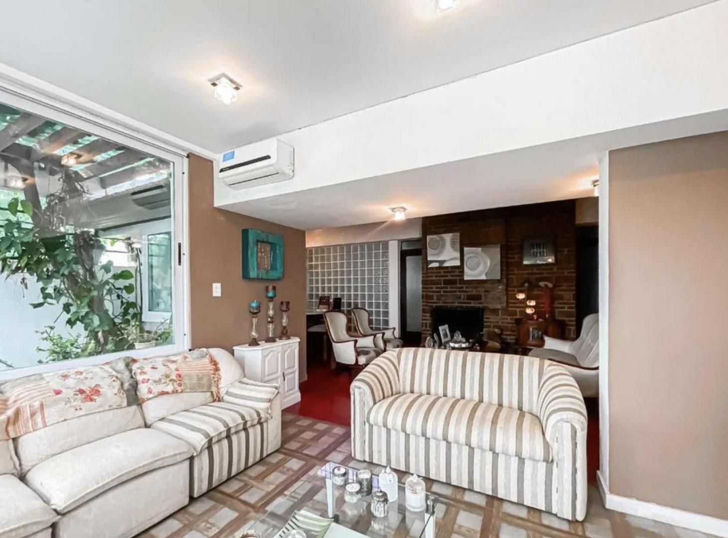 Foto de Casa y lote en venta en La Plata, imagen 2