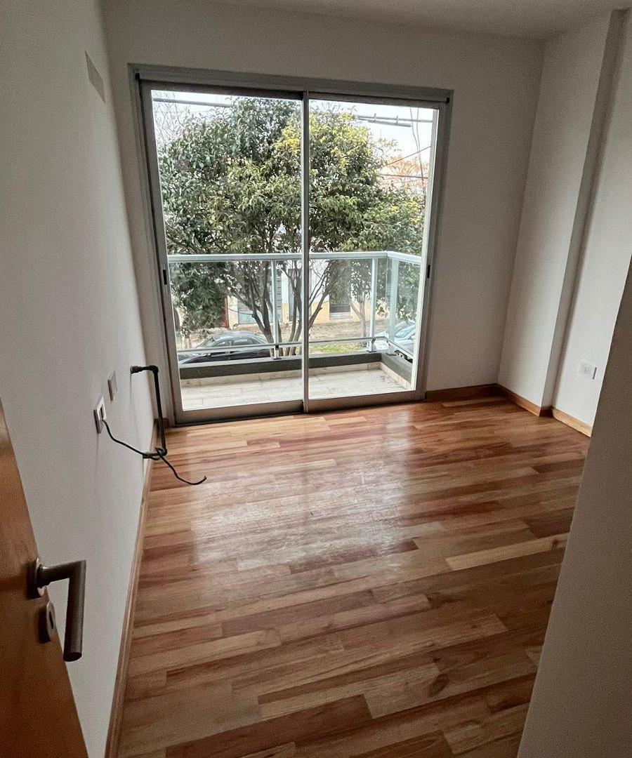 Foto de Departamento en alquiler en La Plata, imagen 2
