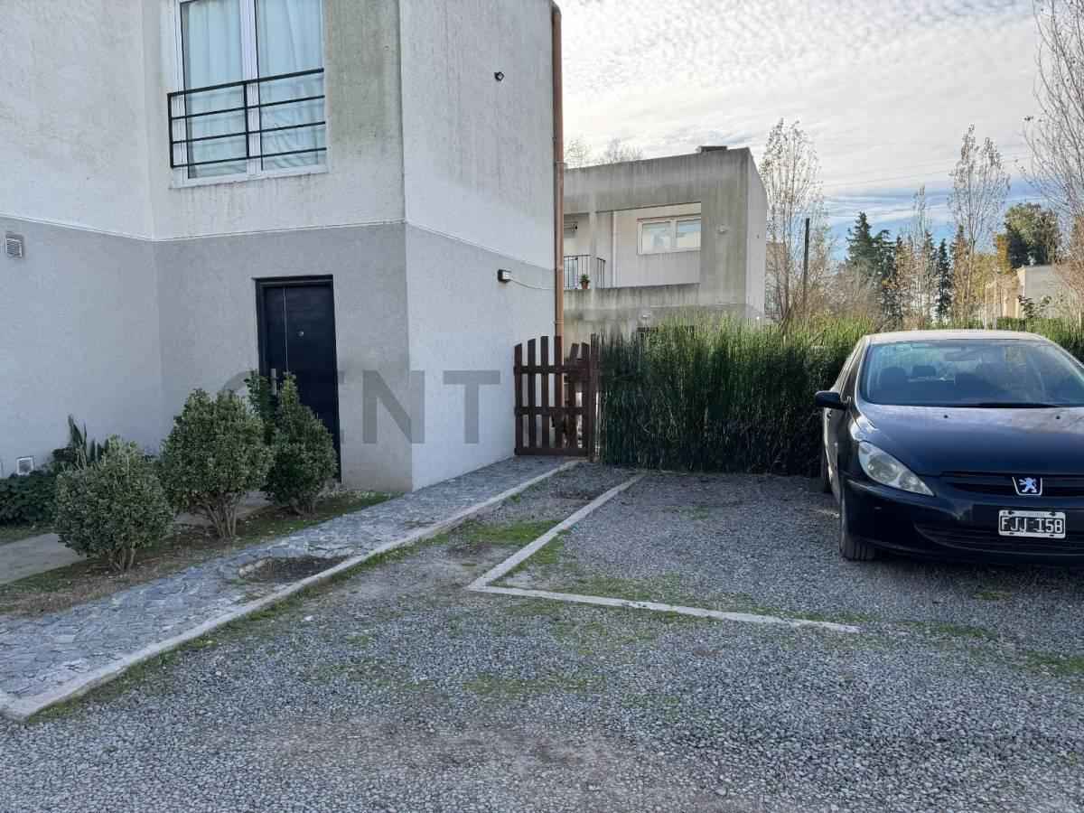 Foto de DUPLEX EN ALQUILER EN GORINA Barrio Semicerrado El Paraiso, imagen 1