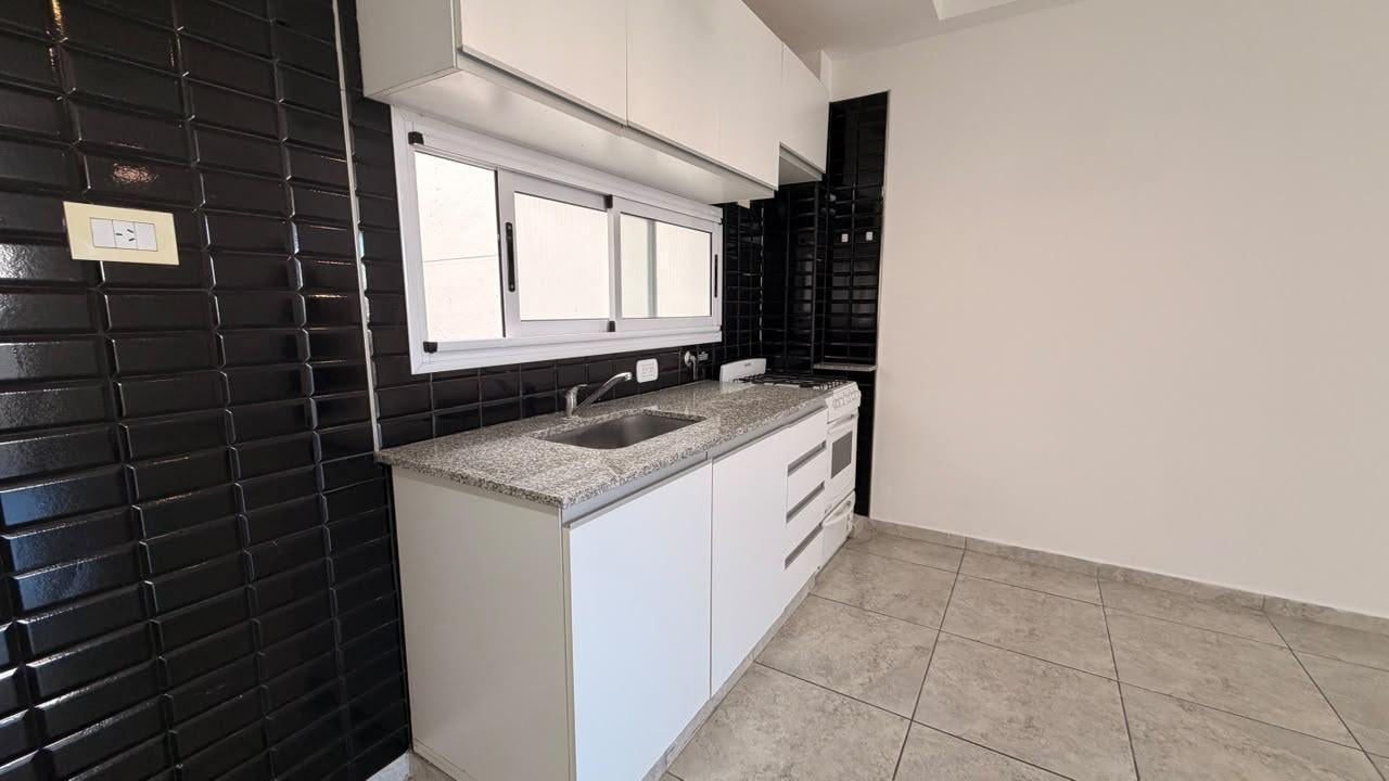 Foto de Departamento Monoambiente en Alquiler en La Plata, imagen 4