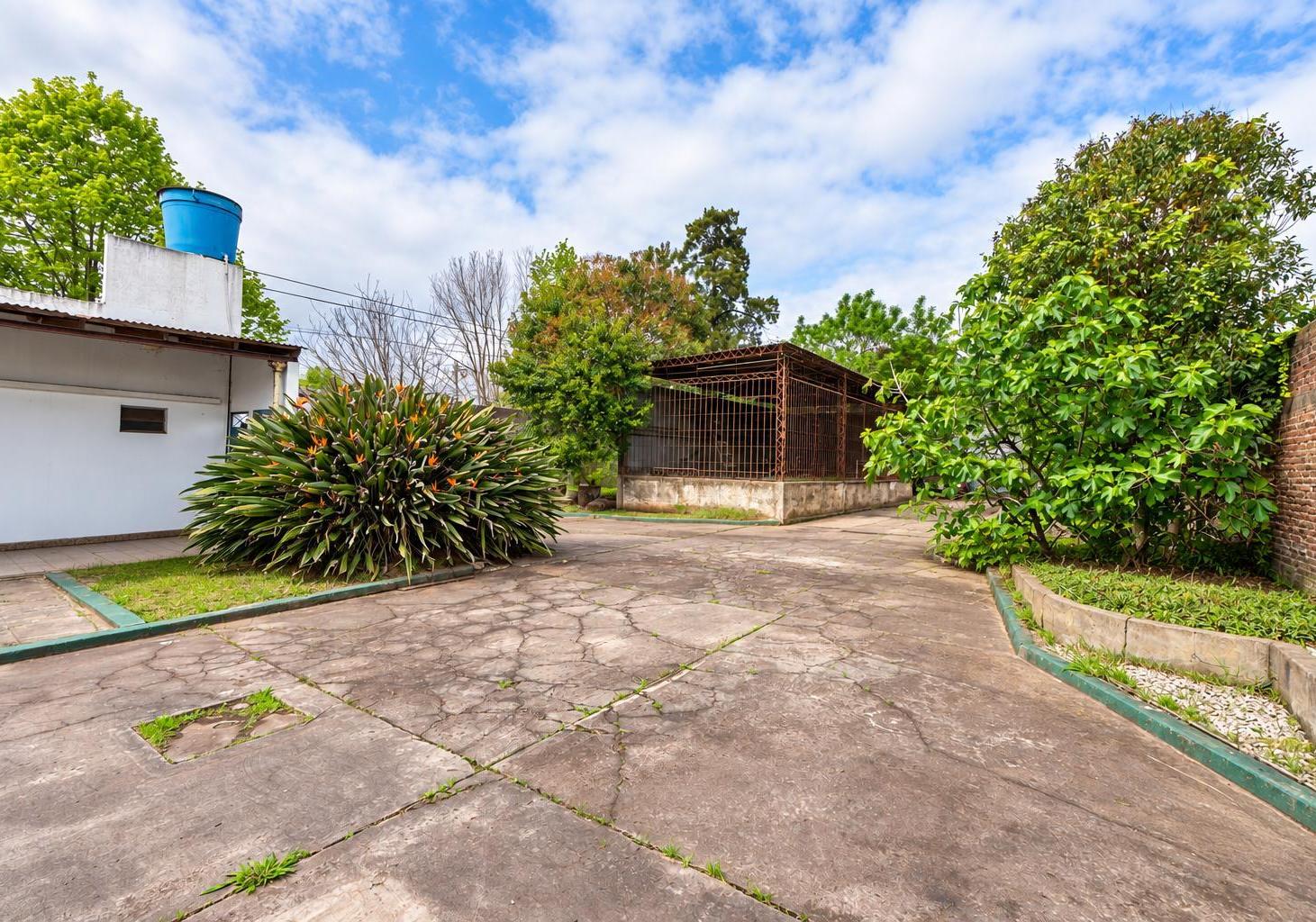 Foto de Casa en venta en San Carlos con galpón y 3 lotes, imagen 2