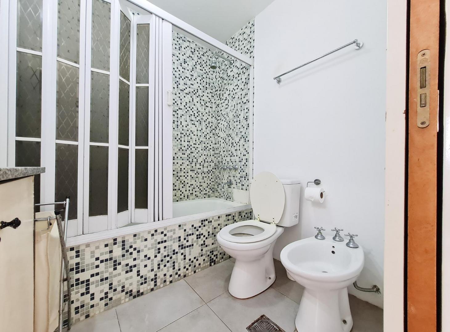 Foto de Departamento en venta en La Plata, 2 dormitorios amoblado, imagen 4