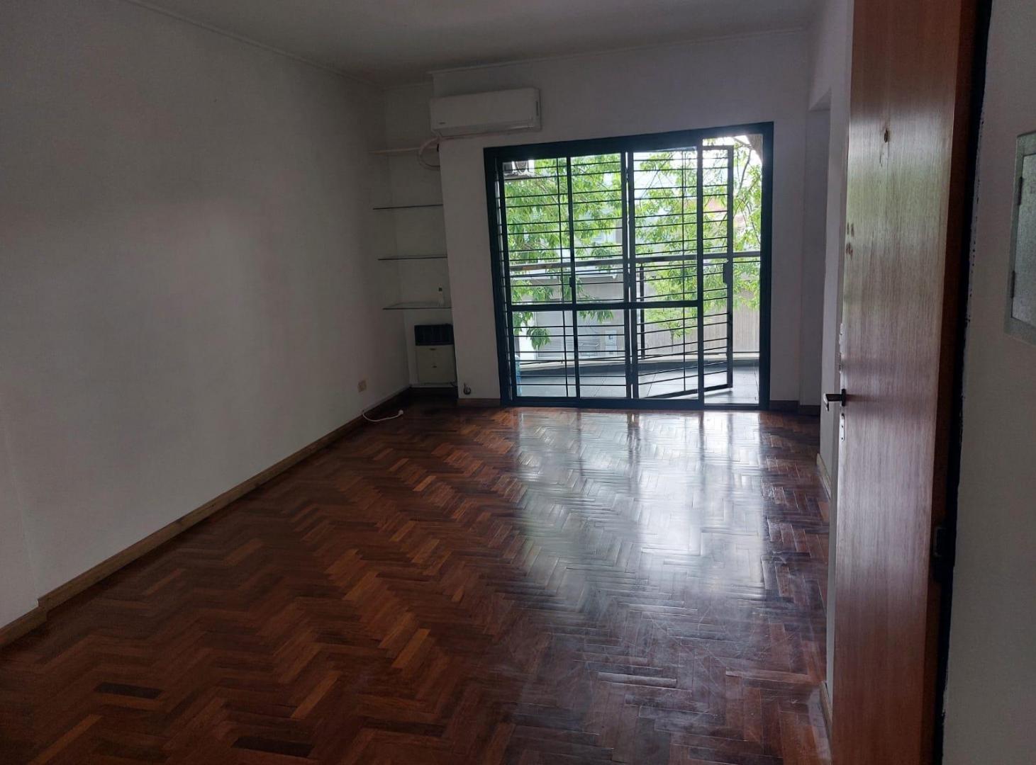 Foto de Departamento en alquiler en La Plata de 1 Dormitorio y Cochera, imagen 2