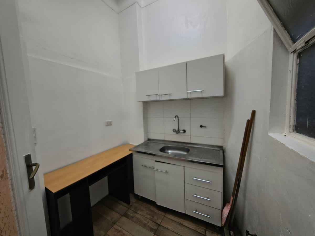Foto de Departamento de cuatro ambientes en venta zona Monserrat, imagen 5