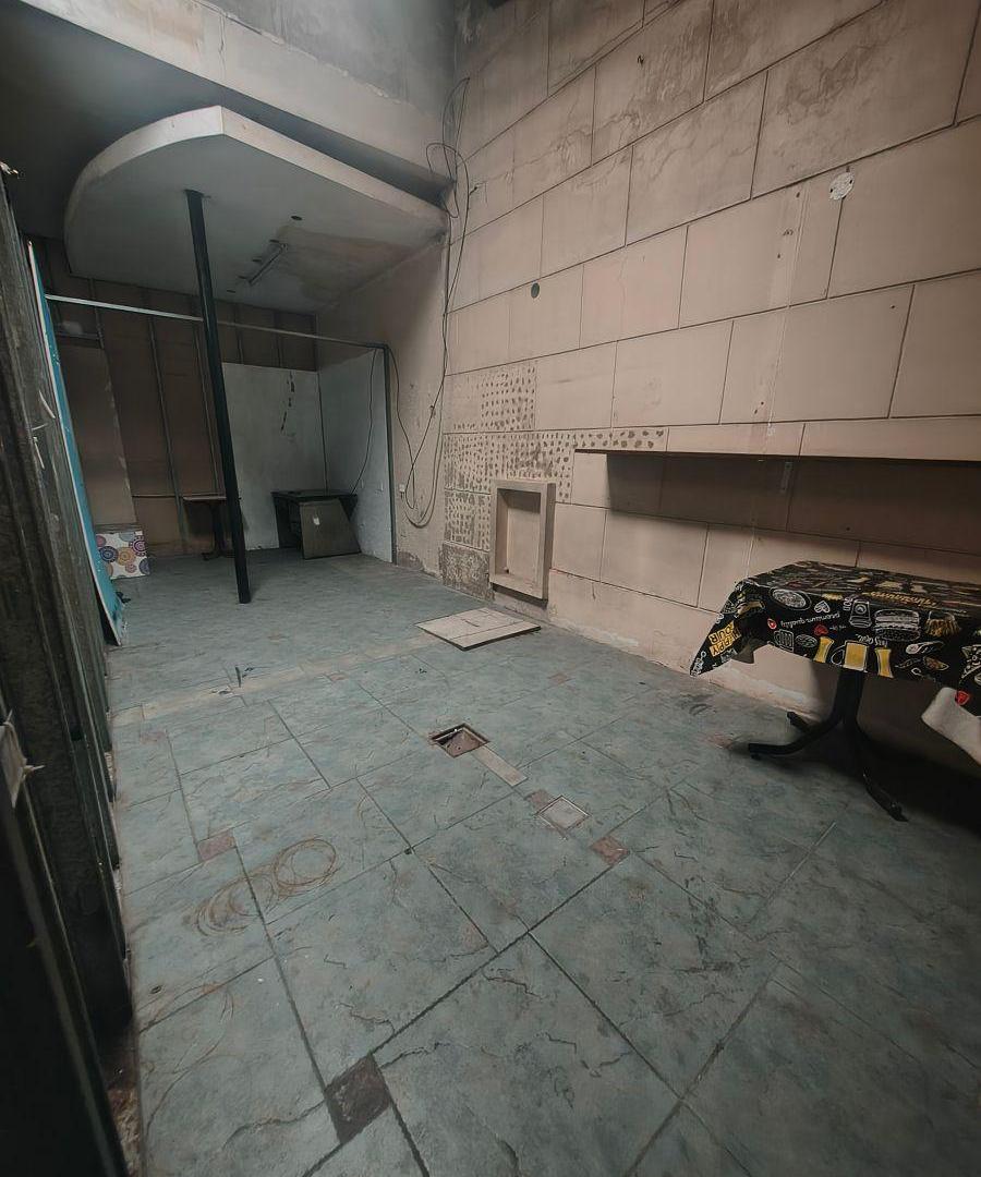 Foto de Local de 400 m² en alquiler en Liniers, imagen 2