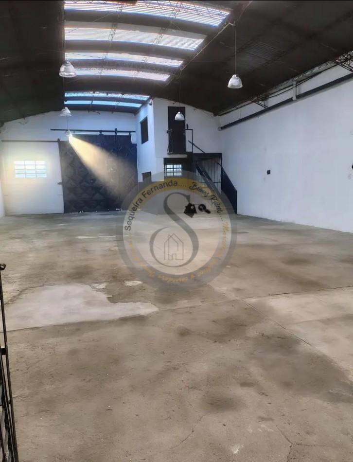 Foto de Galpon con administracion de 200m², Destinado para Deposito taller, imagen 1