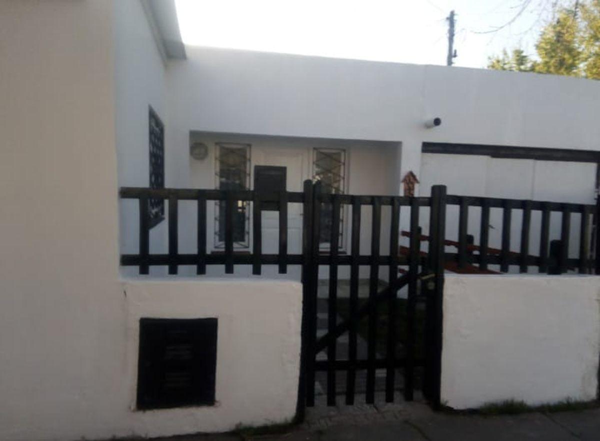 CASA EN ESQUINA DE 3 AMBIENTES