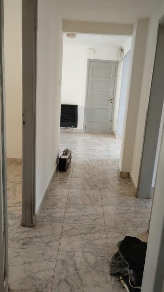 Foto de Chalet 3 ambientes con ingreso vehicular, Parque Luro, imagen 3