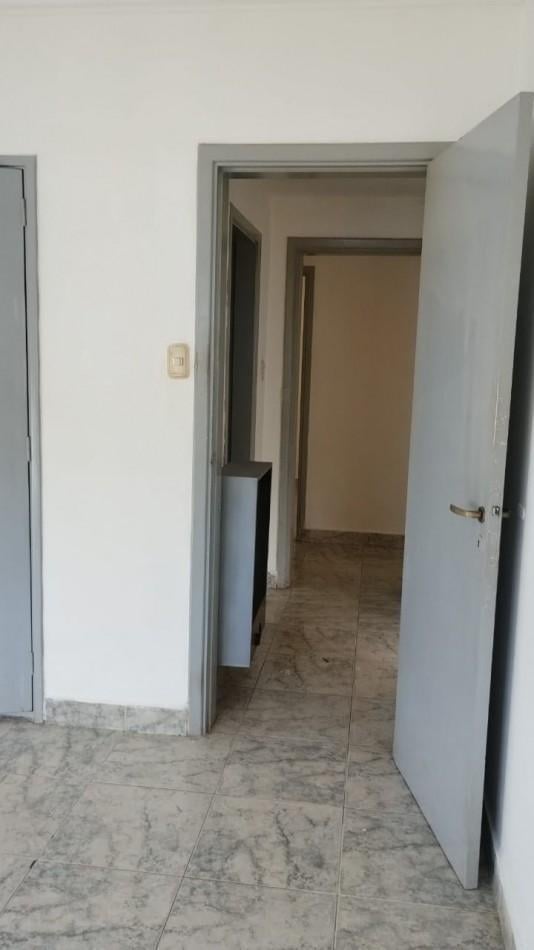 Foto de Chalet 3 ambientes con ingreso vehicular, Parque Luro, imagen 5