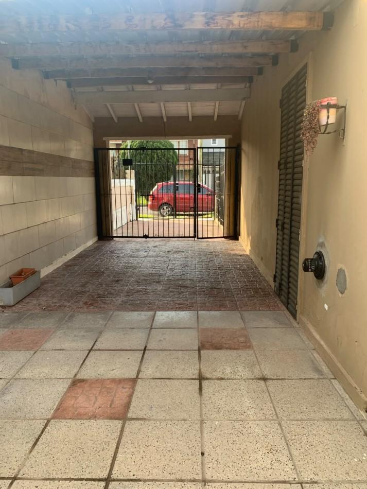 Foto de PH CHALET 3 AMBIENTES, CON PATIO, TOTALMENTE INDEPENDIENTE, ENTRADA VEHICULAR TECHADA, AMPLIO INGRES, imagen 2