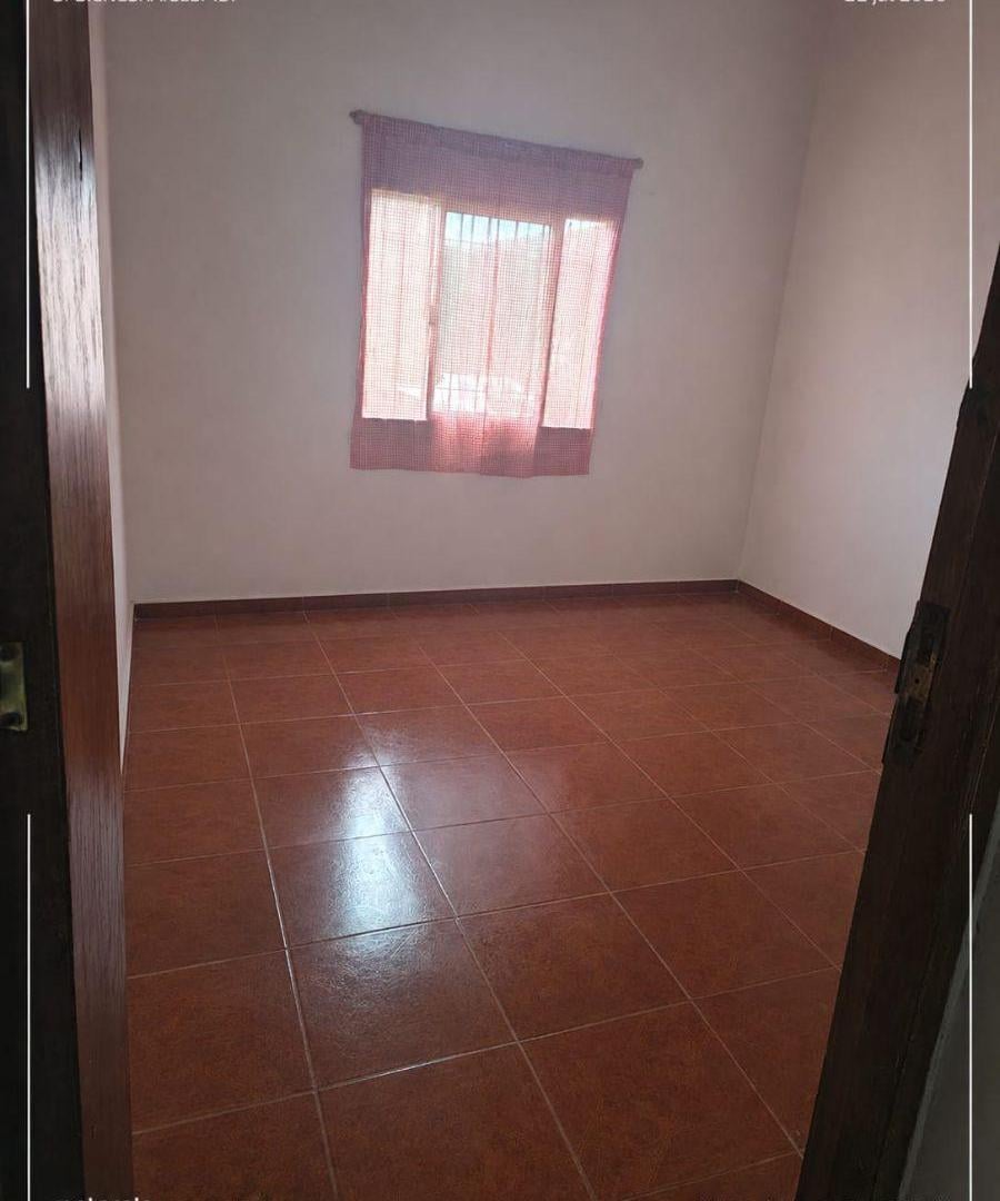 Foto de Alquiler, Casa 3 ambientes con amplio parque, entrada vehicular, imagen 3