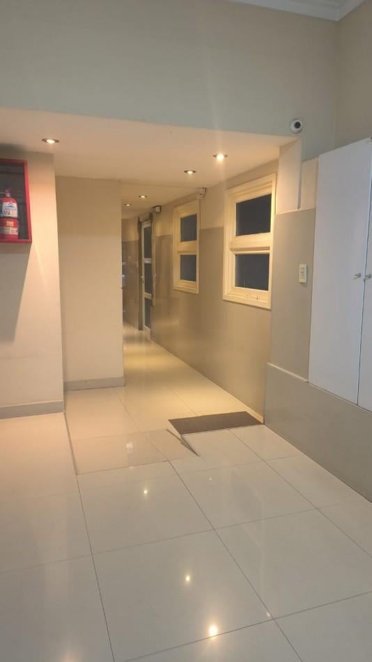 Foto de Departamento interno de un ambiente y medio ... Moreno entre Entre Rios, imagen 1