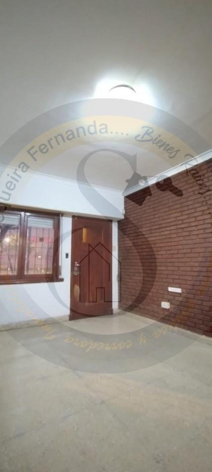 Foto de CHALET, SOBRE LOTE DE 10x25 DE 4 AMBIENTES AMPLIO, LUMINOSO MAS QUINCHO, imagen 3