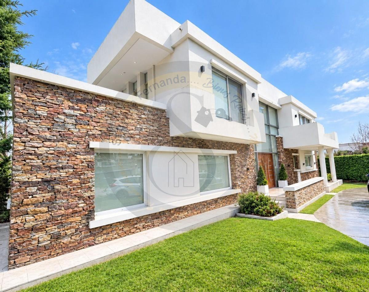 Foto de Casa en Arenas del Sur Importante Chalet en Venta en Barrio Privado, imagen 2