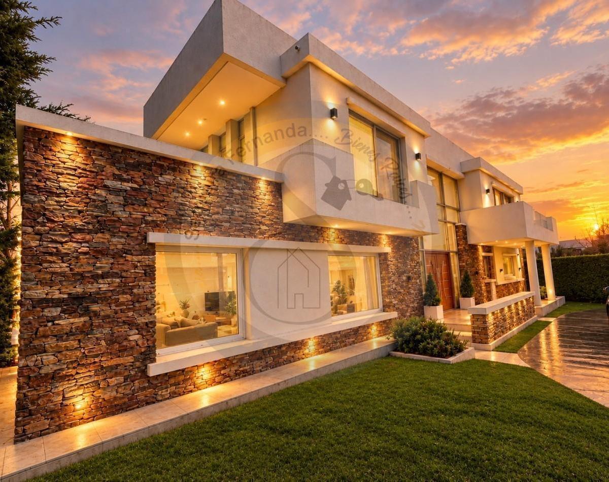 Foto de Casa en Arenas del Sur Importante Chalet en Venta en Barrio Privado, imagen 1