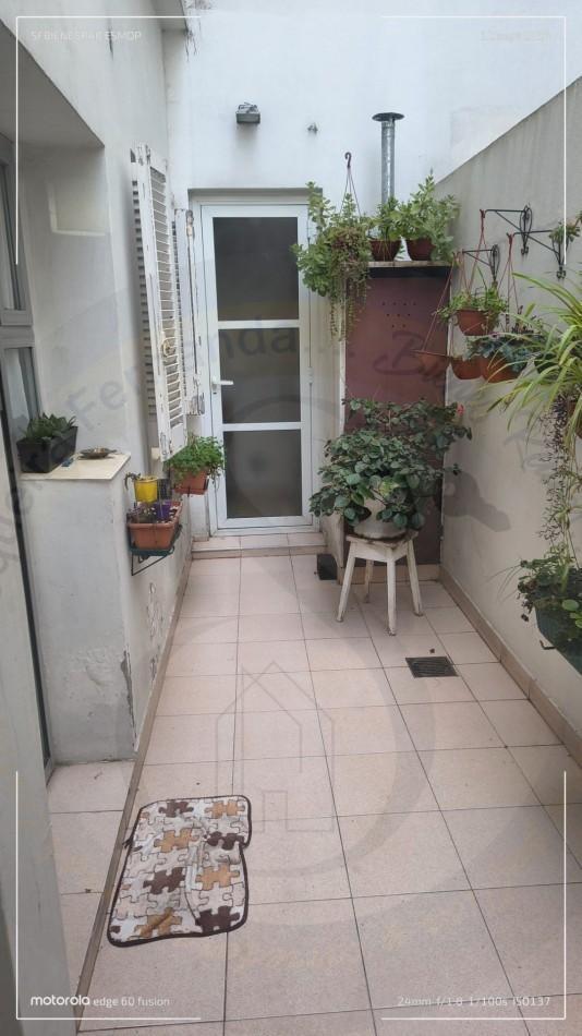 Foto de Hermoso PH de 3 Ambientes Reciclado y Doble Patio, imagen 1