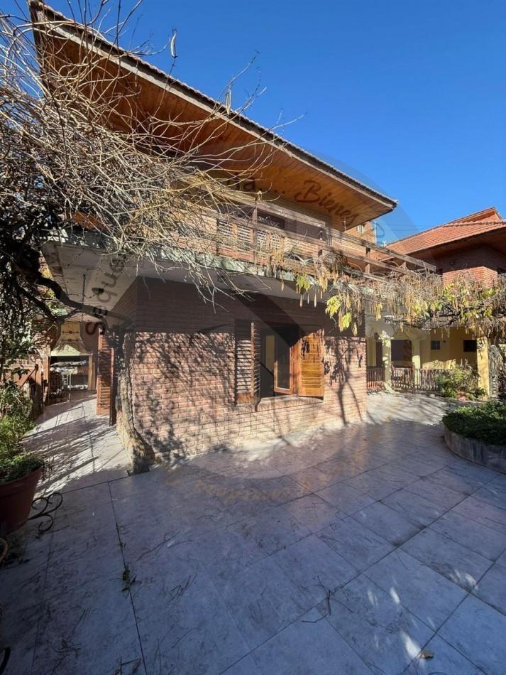 Foto de Chalet de 5 Ambientes, Barrio Don Bosco, con Cochera., imagen 1