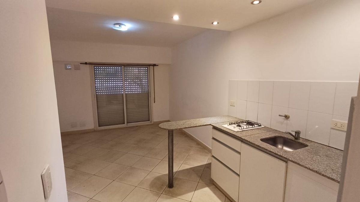 Foto de Departamento de 50 m2 con 1 dormitorio en alquiler en Abasto, imagen 3
