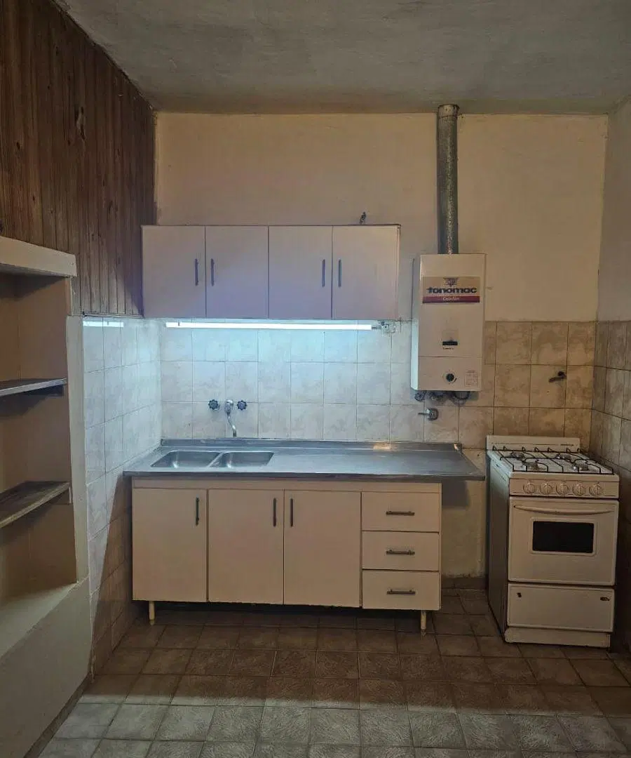 Casa de 55 m² con 2 dormitorios en alquiler en Cinco Esquinas 5