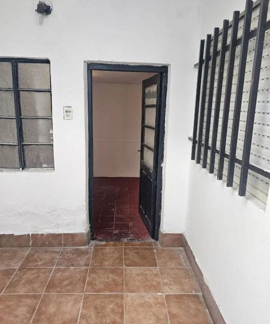Casa de 55 m² con 2 dormitorios en alquiler en Cinco Esquinas 3