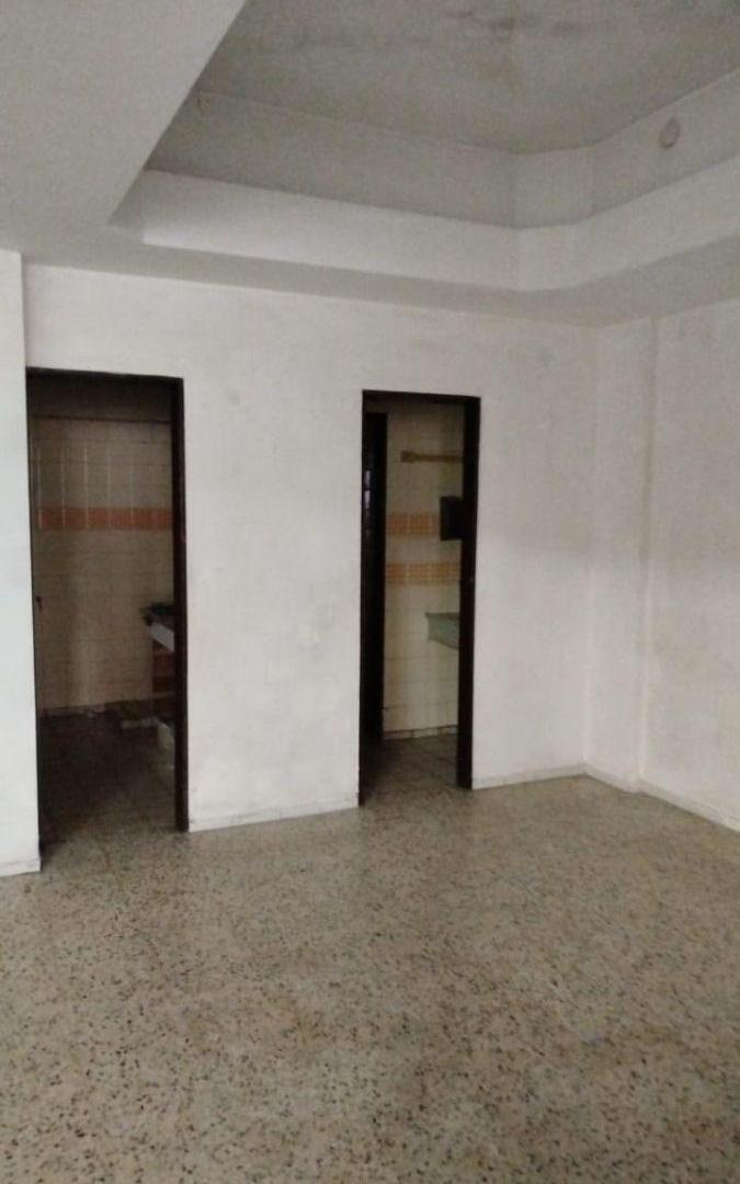 Foto de Local de 180 m² en alquiler en calle San Luis, imagen 4