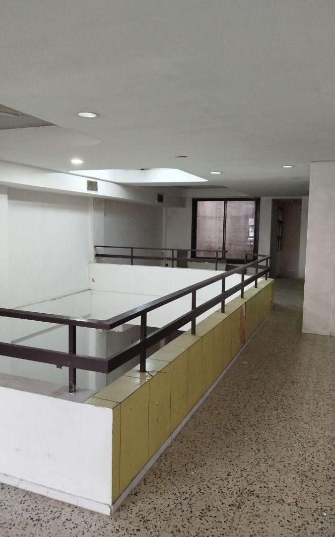 Foto de Local de 180 m² en alquiler en calle San Luis, imagen 1