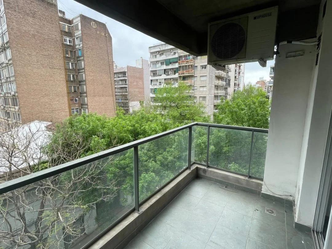 Foto de Excelente 1 Dormitorio al Frente con Balcón Norte | Barrio Martin (3 de, imagen 2