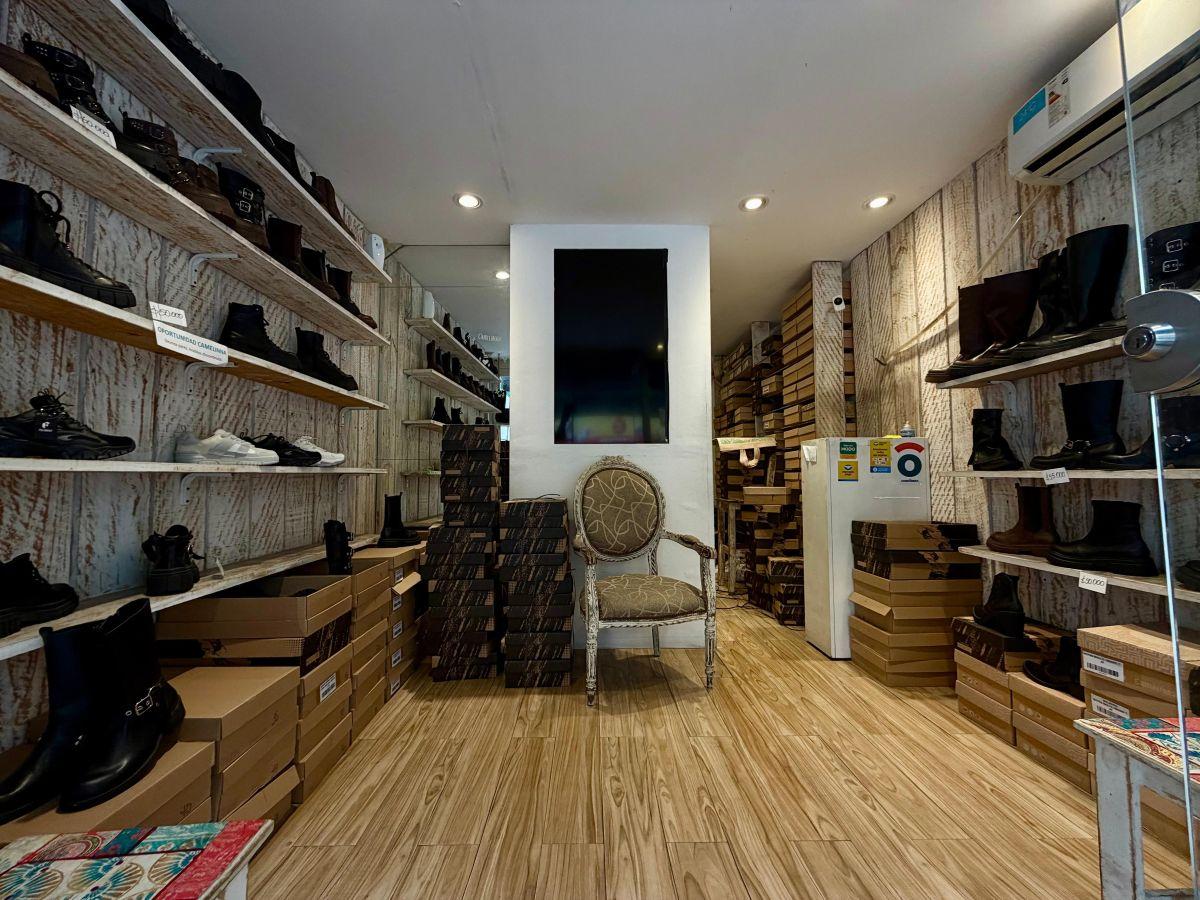 Foto de TREJO E ILLIA SALON + ENTREPISO+BAÑO, imagen 3