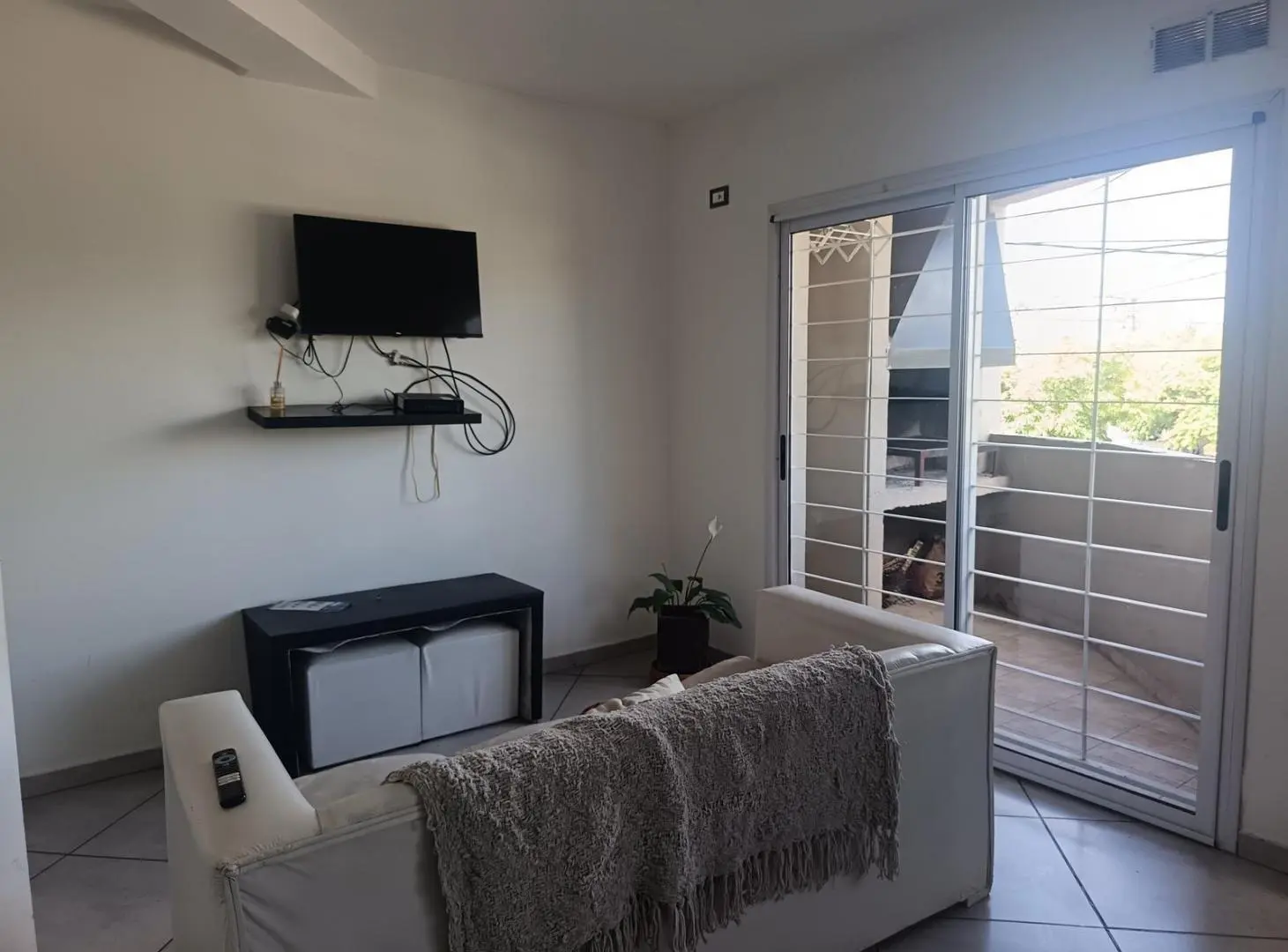 Alquiler departamento 2 dorm. con cochera, Mitre 1600, Neuquén 2
