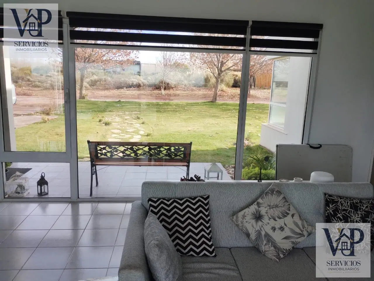 Venta Casa 2 dorm., Barrio La Peninsula, Lago Mari Menuco 5