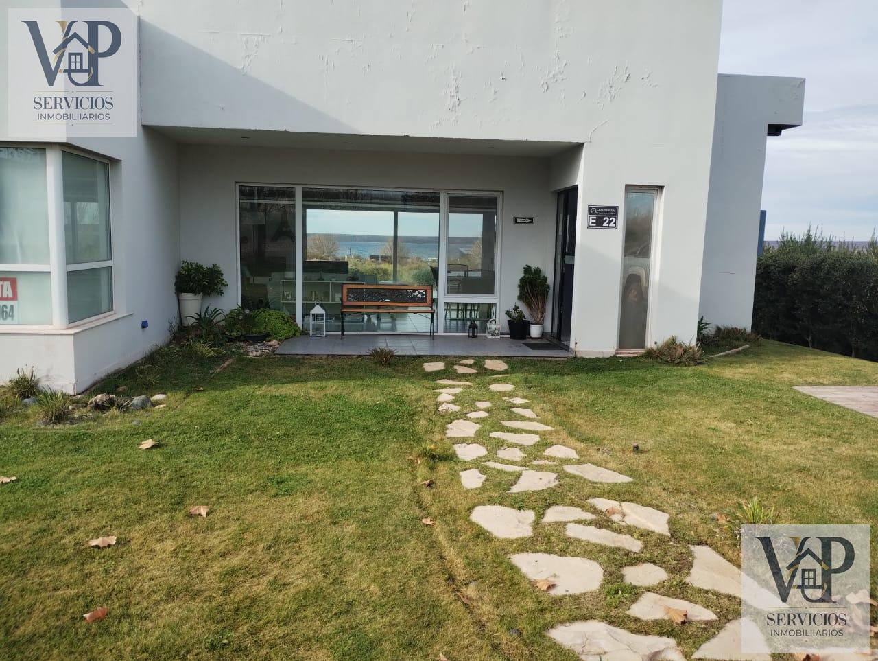 Venta Casa 2 dorm., Barrio La Peninsula, Lago Mari Menuco
