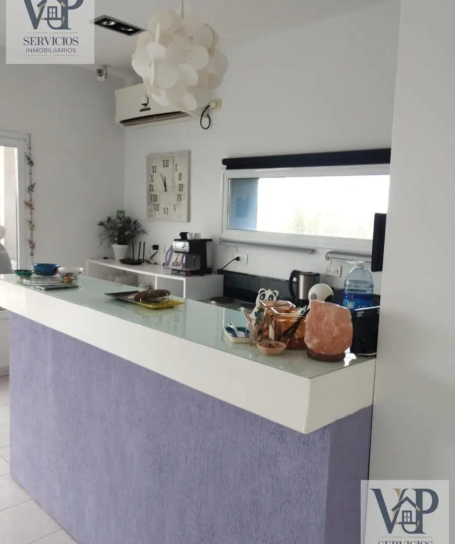 Venta Casa 2 dorm., Barrio La Peninsula, Lago Mari Menuco 3