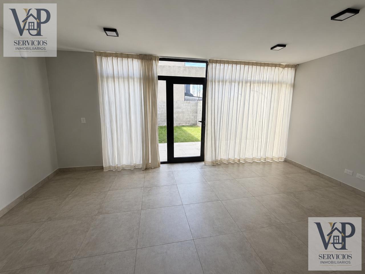 Foto de EN VENTA PH CON DISEÑO - ALBERDI -PLOTTIER, imagen 1
