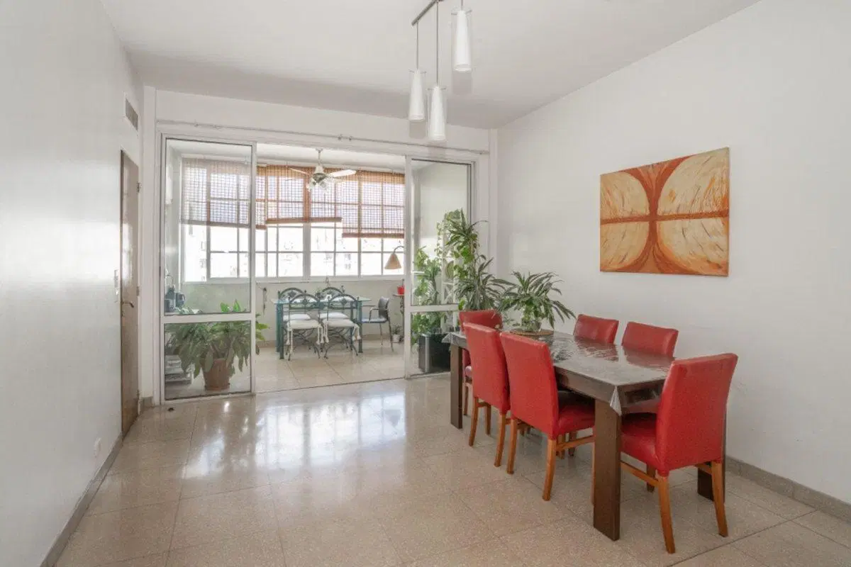 Amplio 4 amb en piso 8 con Balcón– 136 m² Almagro 4