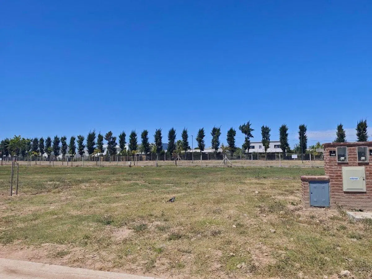 Lote en venta – Barrio La Bahía, Villanueva 4