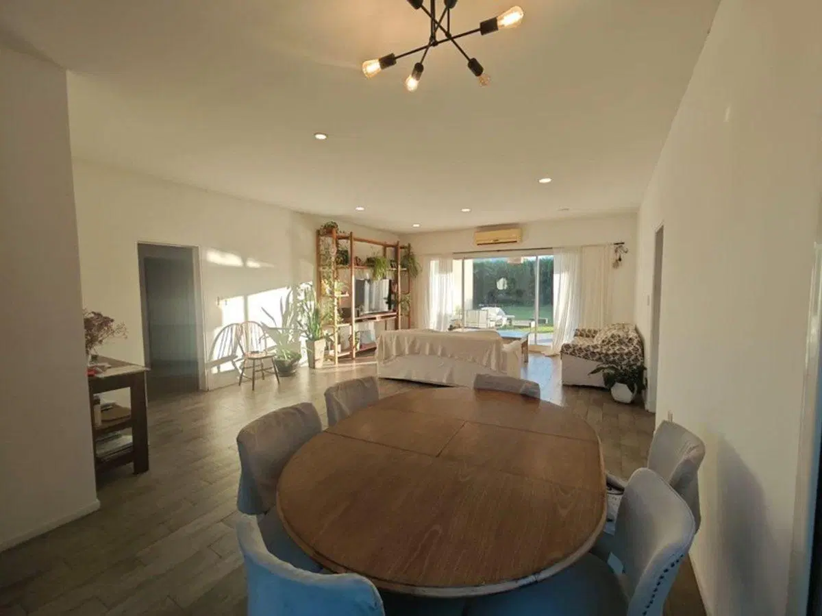 VENTA CASA BARRIO SAN GABRIEL. UNA PLANTA. PILETA 2