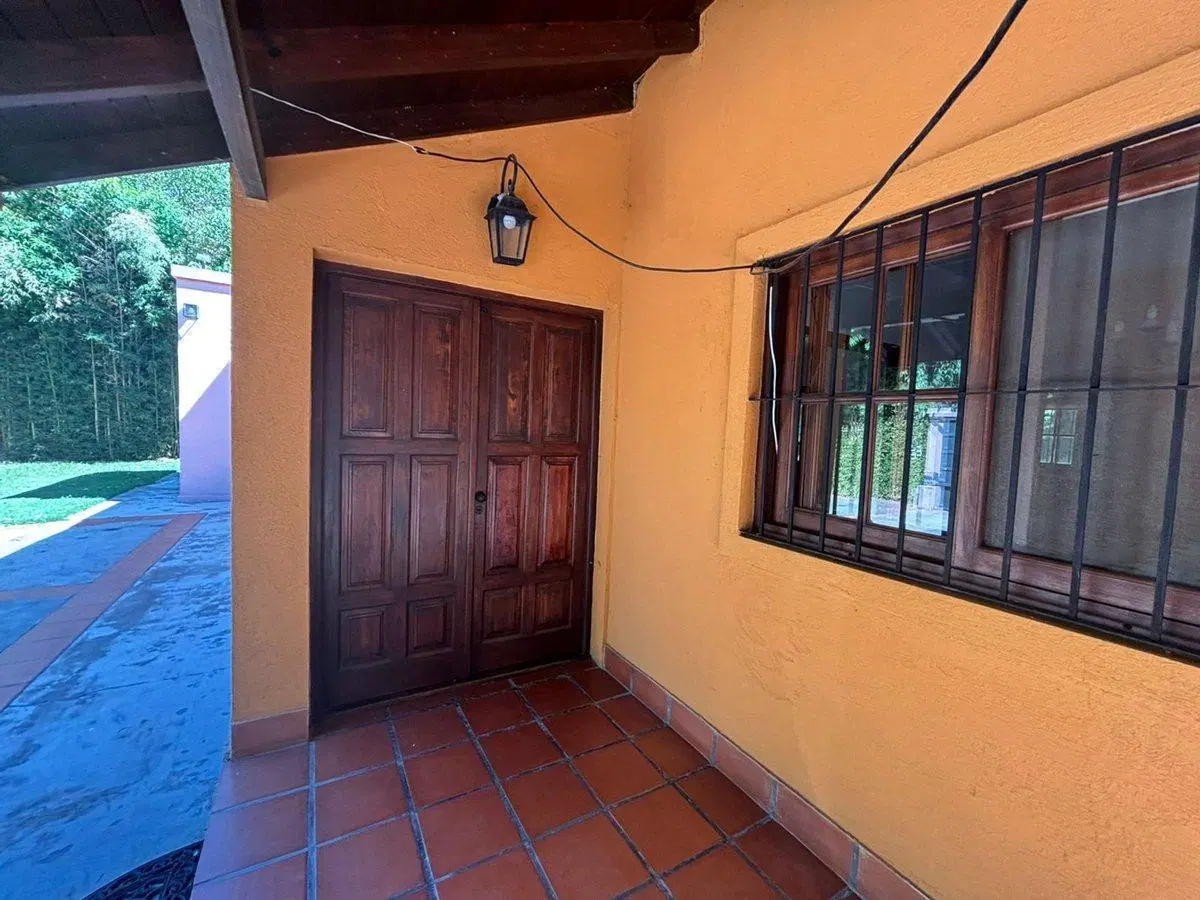Casa  en Alquiler  Polvorines con pileta y parque 2