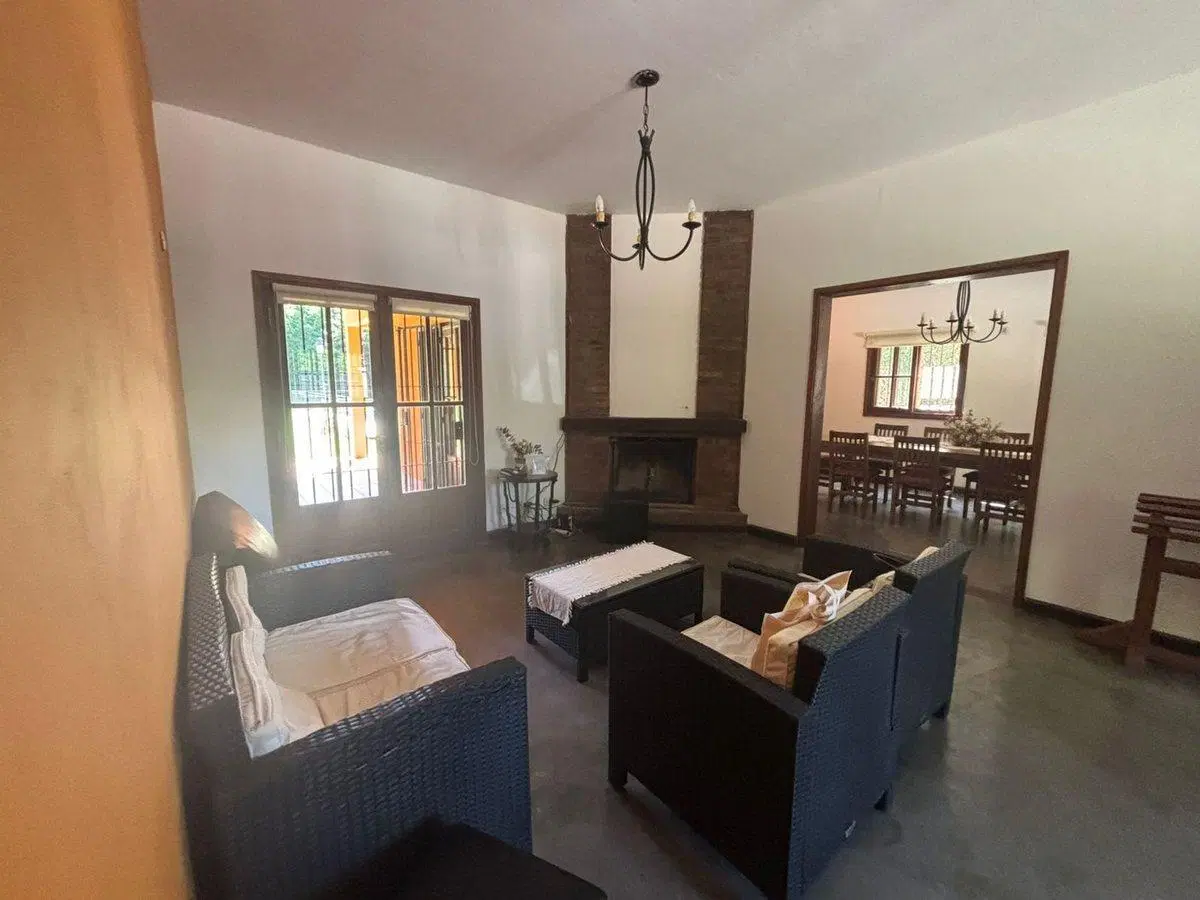 Casa  en Alquiler  Polvorines con pileta y parque 4