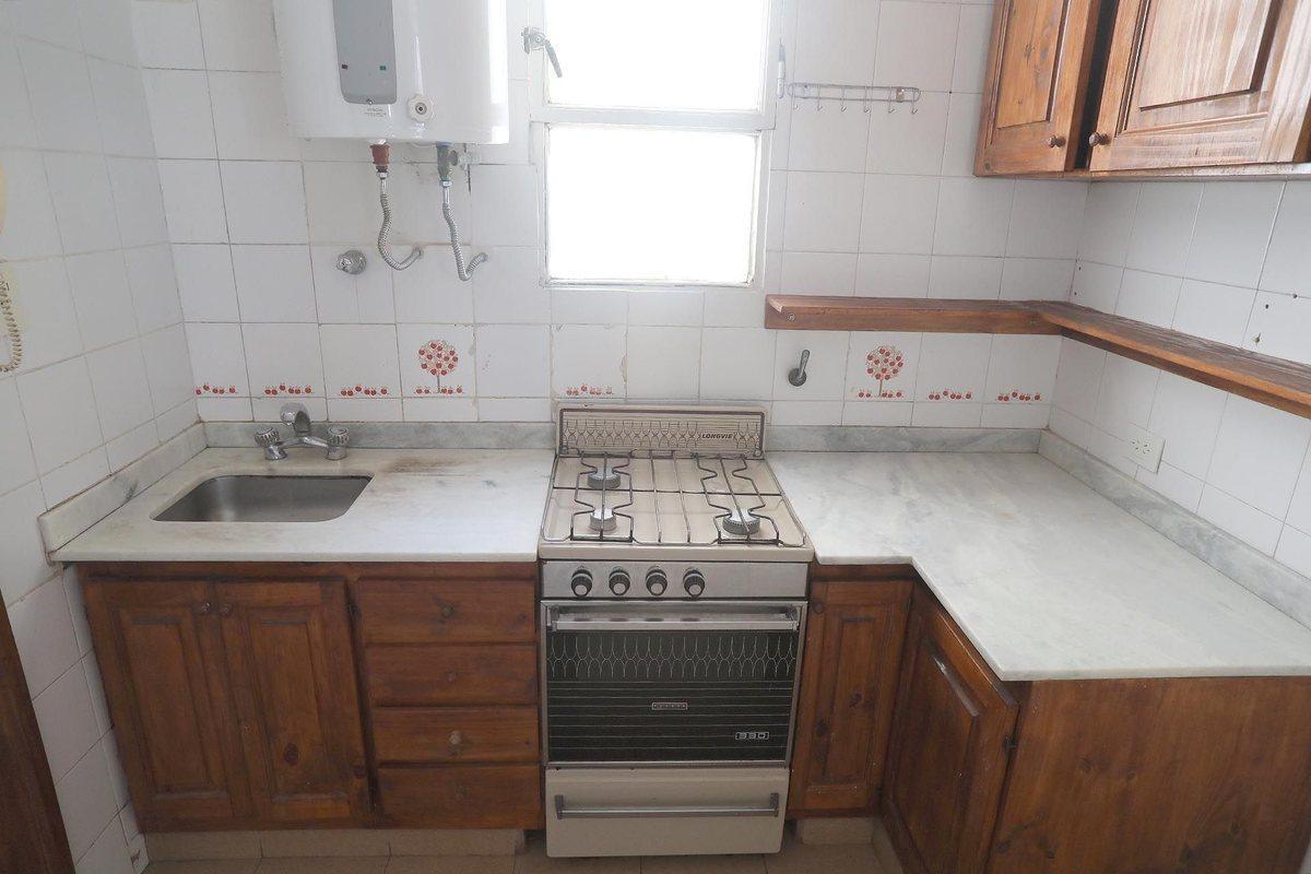 Foto de DEPARTAMENTO DE DOS AMBIENTES Y MEDIO MUY LUMINOSO, imagen 3