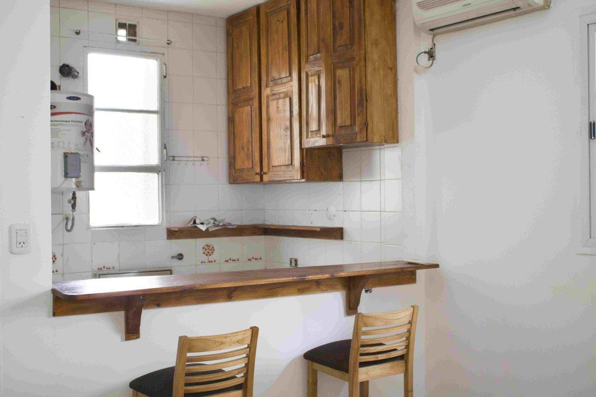 Foto de DEPARTAMENTO DE DOS AMBIENTES Y MEDIO MUY LUMINOSO, imagen 2