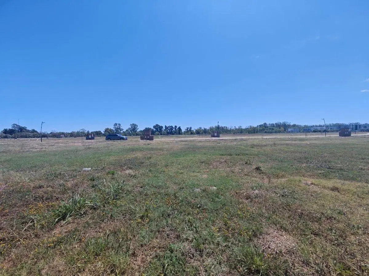 Lote en venta – Barrio La Bahía, Villanueva 5