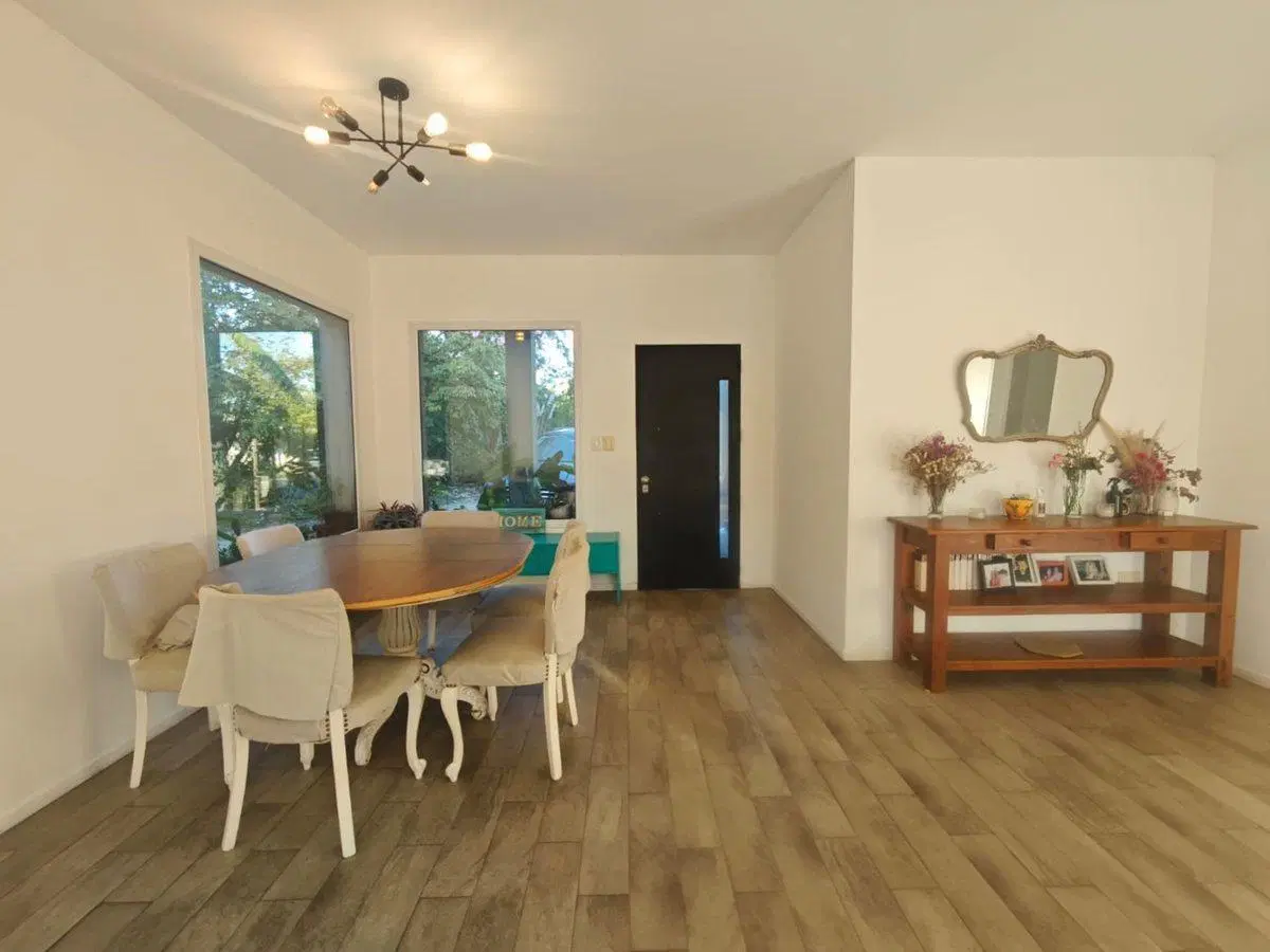 VENTA CASA BARRIO SAN GABRIEL. UNA PLANTA. PILETA 2