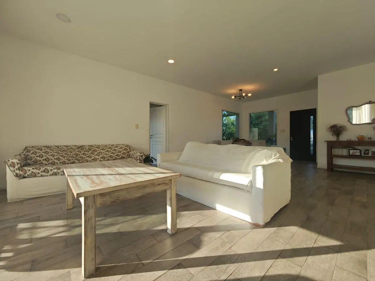 VENTA CASA BARRIO SAN GABRIEL. UNA PLANTA. PILETA 4