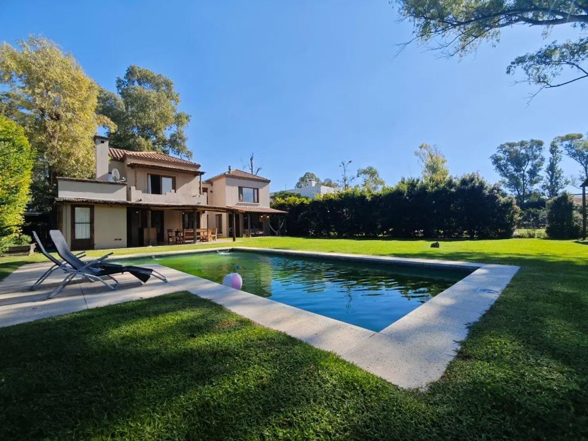 Venta casa Barrio cerrado El Encuentro 2