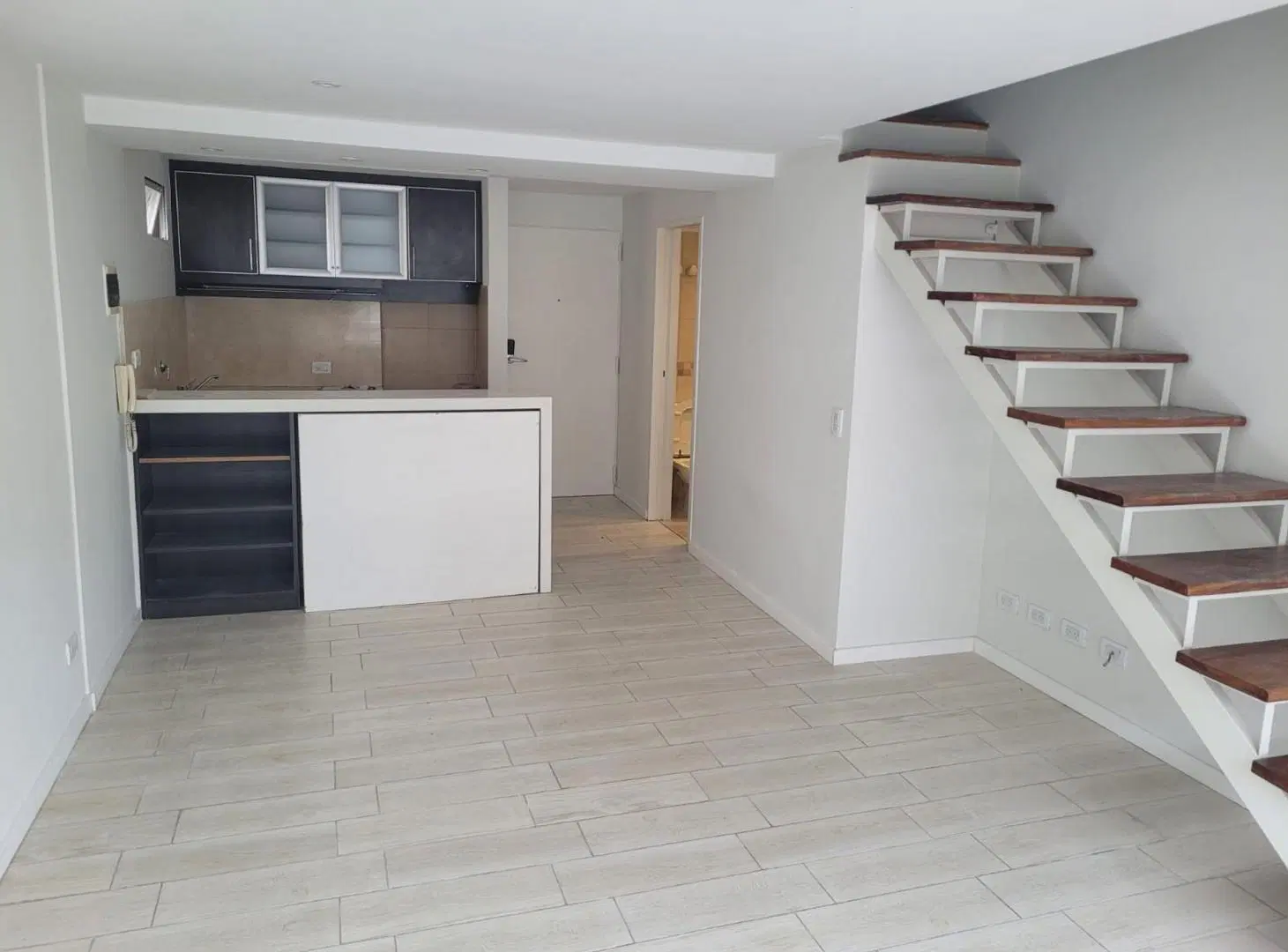 DEPTO 3 AMB. ALQ. CAÑITAS TIPO DUPLEX C/BALCÓN. 5