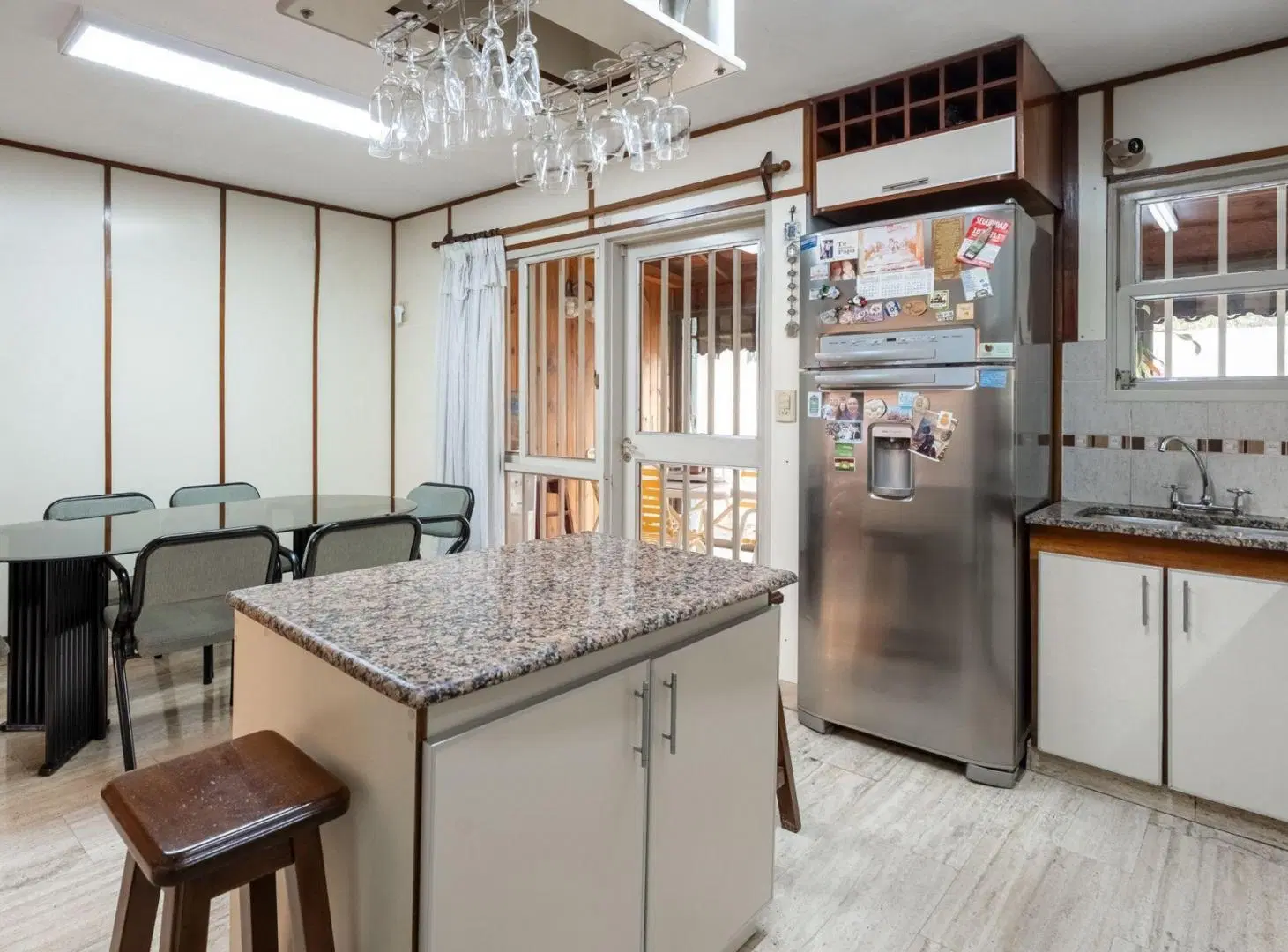 CASA  6 AMB. VENTA, HAEDO, CON PARRILLA Y PILETA 8
