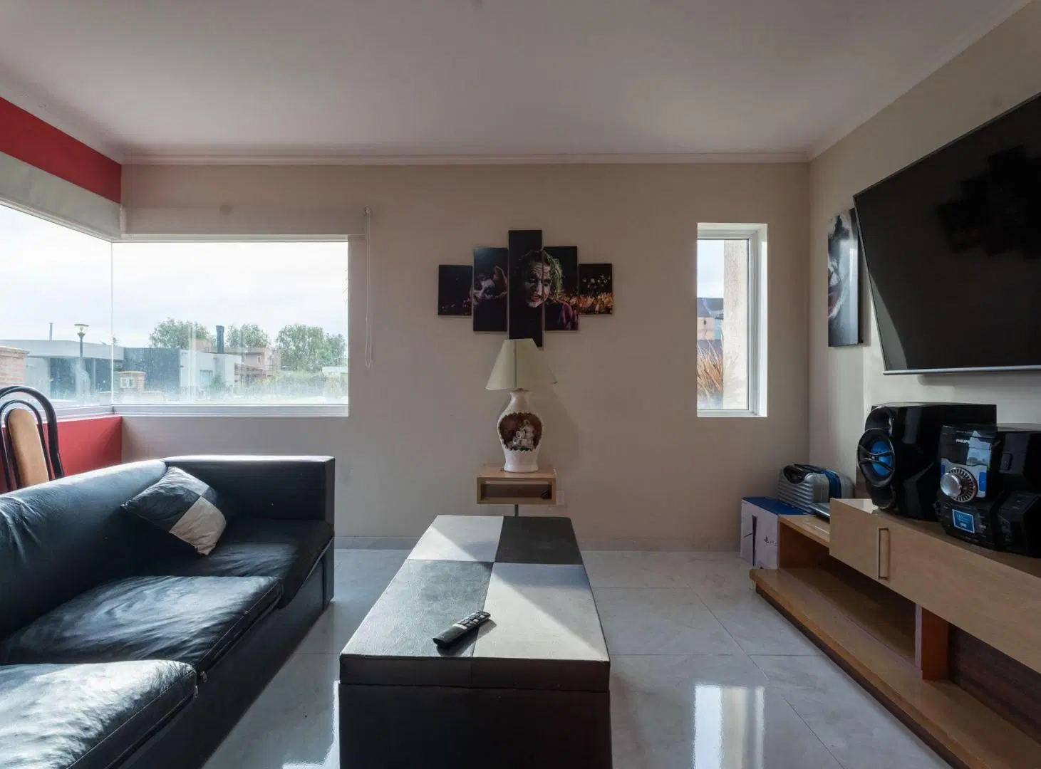 CASA EN VENTA EN LA REJA, BS. AS. 7 AMBIENTES 4