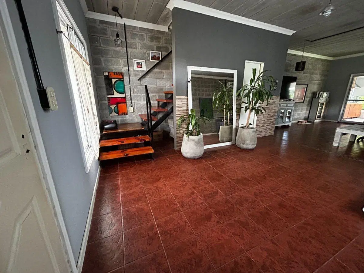 Casa 6 amb Venta Garin Ideal Multifamilia o Renta 2